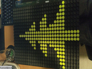 Flip-dot display in kerstsfeer